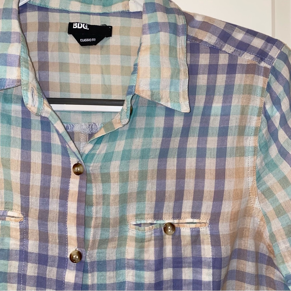 BDG classic fit plaid button down shirt size M